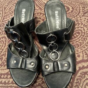 SoftMoc black wedge sandals, size 8